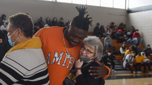 aj-brown-starkville-tennessee-titans00024